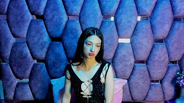 Aurora 18 online show from 12.04.25