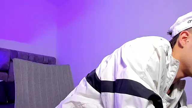 Snapshot of MarcusCollinss_ chatting on 12.17.24 MarcusCollinss online show from 12.17.24