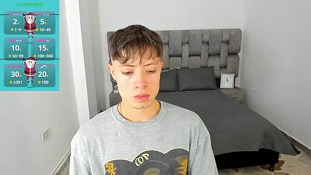 Snapshot of MarcusCollinss_ chatting on 12.22.24 MarcusCollinss online show from 12.22.24