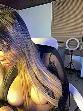 MiaWhitePink  online show from 03.14.25