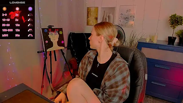 MaraCooperrr online show from 03.08.25