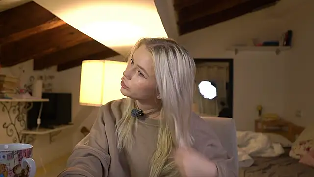 LexieLoree online show from 11.17.25