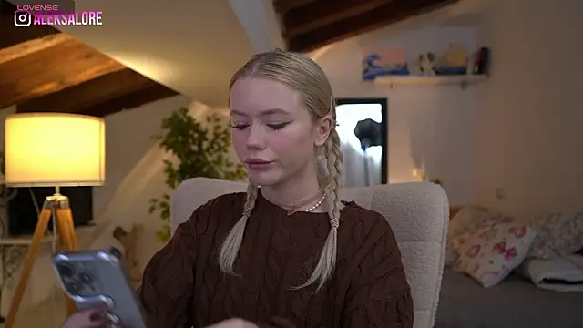 LexieLoree online show from 01.18.26