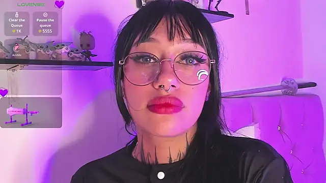 Snapshot of Akari1_Mischief chatting on 12.13.24 Akari1 Mischief online show from 12.13.24