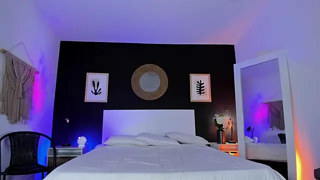 VioletPaket online show from 11.30.25