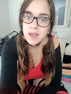 Snapshot of Miachan_LaGattinaVogliosa chatting on 10.15.25 Miachan LaGattinaVogliosa online show from 10.15.25