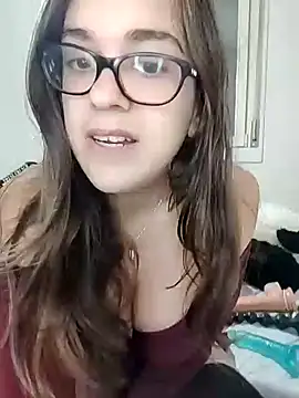 Snapshot of Miachan_LaGattinaVogliosa chatting on 10.22.25 Miachan LaGattinaVogliosa online show from 10.22.25