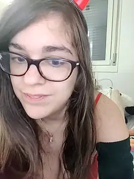 Snapshot of Miachan_LaGattinaVogliosa chatting on 10.28.25 Miachan LaGattinaVogliosa online show from 10.28.25