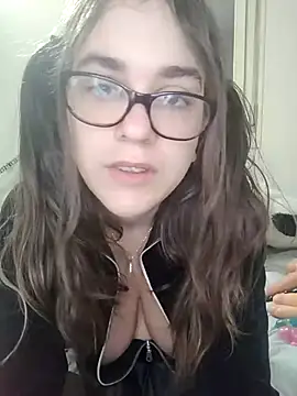 Snapshot of Miachan_LaGattinaVogliosa chatting on 11.14.25 Miachan LaGattinaVogliosa online show from 11.14.25