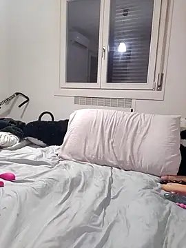 Snapshot of Miachan_LaGattinaVogliosa chatting on 11.20.25 Miachan LaGattinaVogliosa online show from 11.20.25