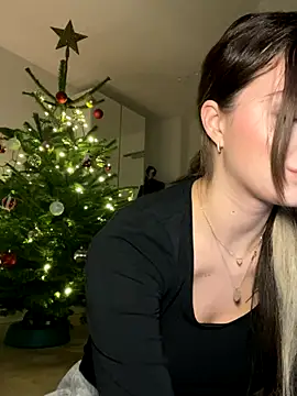 Mia-Minou online show from 11.29.25