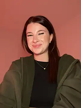 Mia-Minou online show from 03.17.26