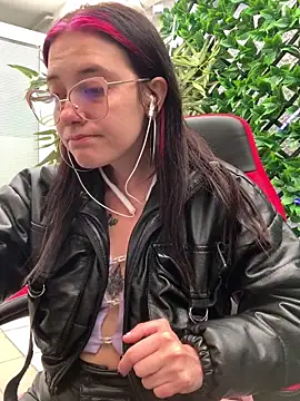 Isabella 21x online show from 12.30.24