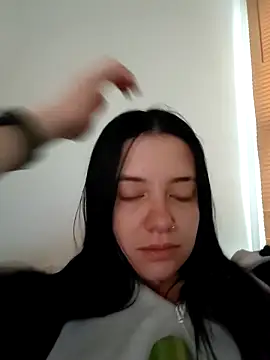 Isabella 21x online show from 12.21.25