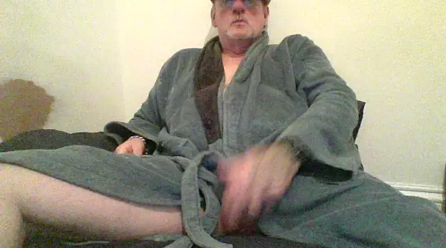 Snapshot of oldenglishguy chatting on 12.03.24 oldenglishguy online show from 12.03.24