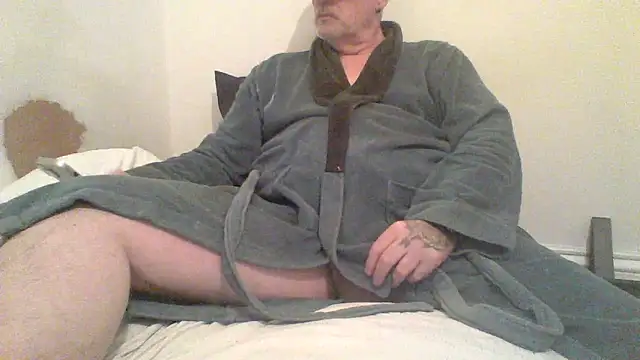 Snapshot of oldenglishguy chatting on 01.22.25 oldenglishguy online show from 01.22.25