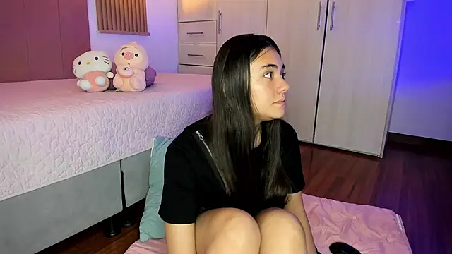 mia nevaeh online show from 11.16.25