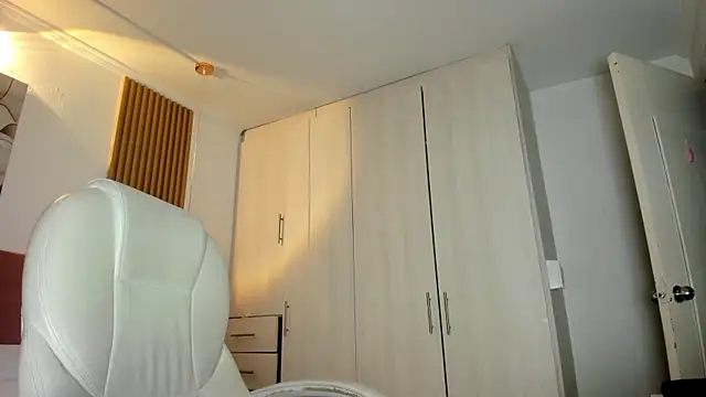 mia nevaeh online show from 04.05.26