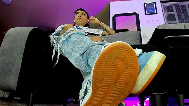 vivi-honey online show from 10.02.25