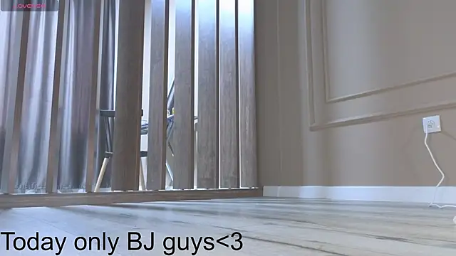 Snapshot of Ake_Mi chatting on 10.27.25 Ake Mi online show from 10.27.25