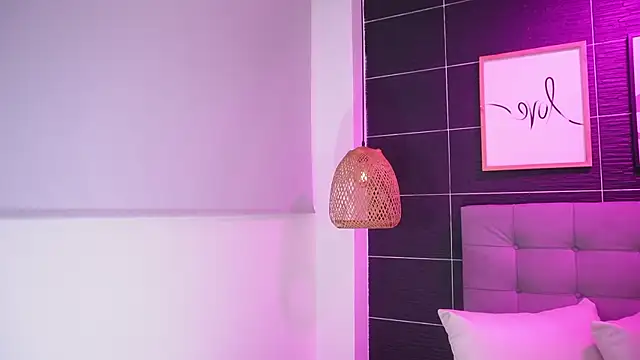 Bella TS  online show from 03.08.25