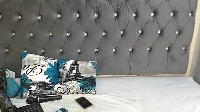 Miss Moriah online show from 02.11.25