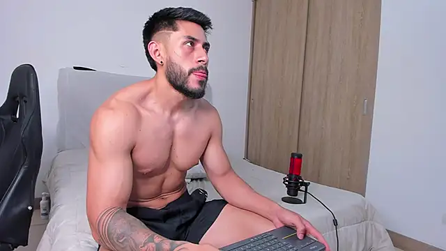 Snapshot of alexxxmachine chatting on 03.15.25 alexxxmachine online show from 03.15.25