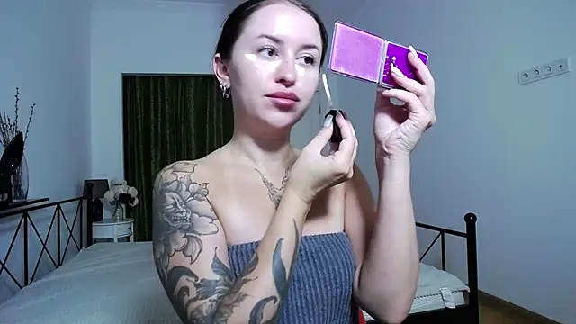 VioletCatt online show from 09.13.25