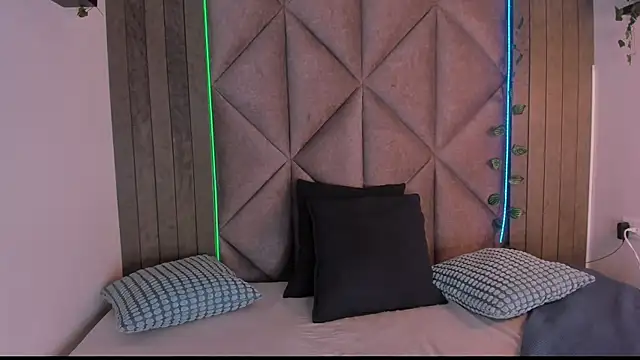 AmyPalmmer online show from 12.05.25