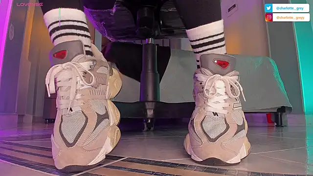 charlotte  grey online show from 09.28.25