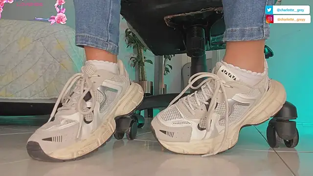 charlotte  grey online show from 10.25.25