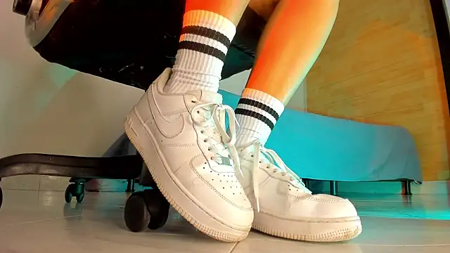 charlotte  grey online show from 11.17.25