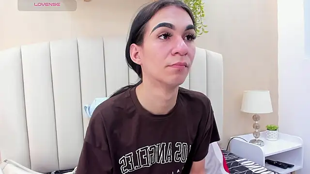 Mia thompson 19 online show from 02.14.26