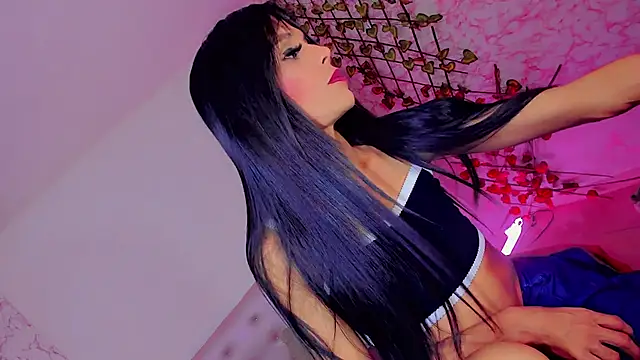 Snapshot of gilbanys_22 chatting on 12.18.25 gilbanys 22 online show from 12.18.25