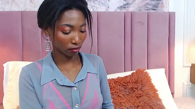 SabrinaDevill online show from 02.18.25