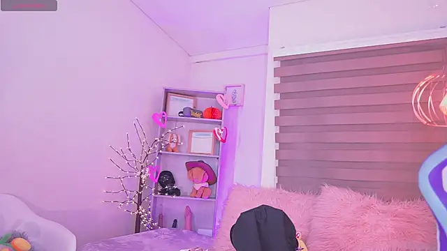 madelyn rose  online show from 09.23.25