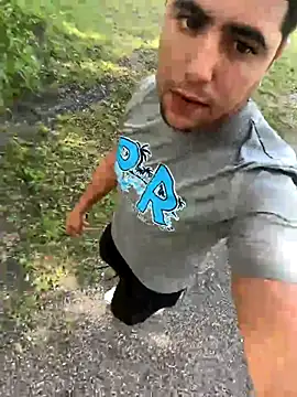 Snapshot of elwhite1996 chatting on 10.28.25 elwhite1996 online show from 10.28.25