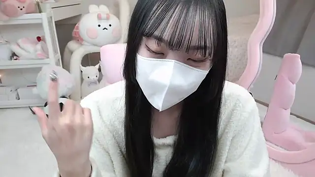 Snapshot of momo_room chatting on 12.15.24 momo room online show from 12.15.24