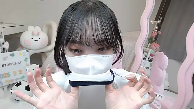 Snapshot of momo_room chatting on 03.02.25 momo room online show from 03.02.25