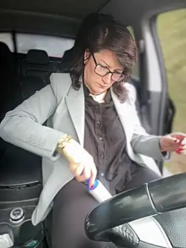 Snapshot of ZhenjaPoledance chatting on 04.01.26 ZhenjaPoledance online show from 04.01.26