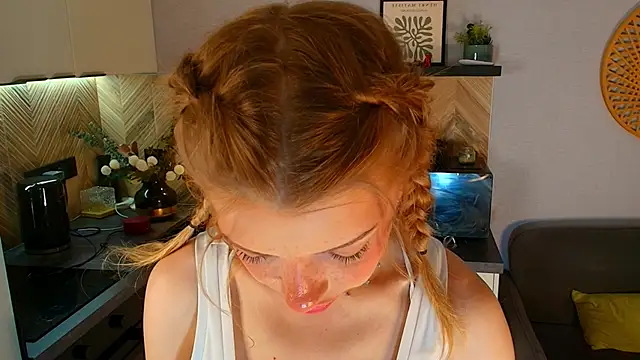 Hannah Carr online show from 06.12.26