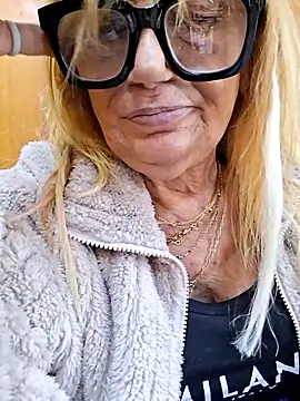 Snapshot of eva2023sexy chatting on 11.06.25 eva2023sexy online show from 11.06.25