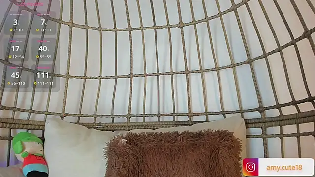 Snapshot of Amy-Skinny chatting on 12.23.24 Amy-Skinny online show from 12.23.24