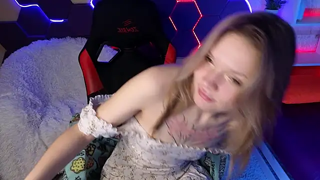 LitaBrom online show from 01.18.25