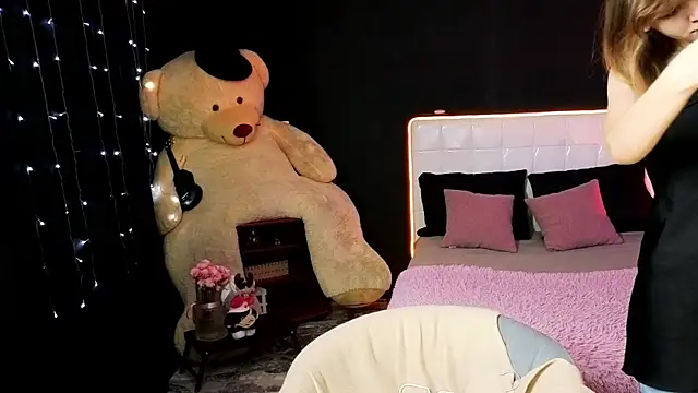 LitaBrom online show from 11.27.25