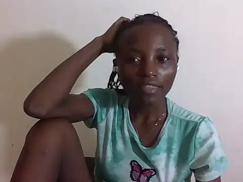 Snapshot of SexyNeedle22 chatting on 09.15.25 SexyNeedle22 online show from 09.15.25