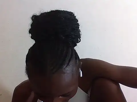 Snapshot of SexyNeedle22 chatting on 09.17.25 SexyNeedle22 online show from 09.17.25