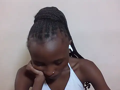 SexyNeedle22 online show from 11.13.25