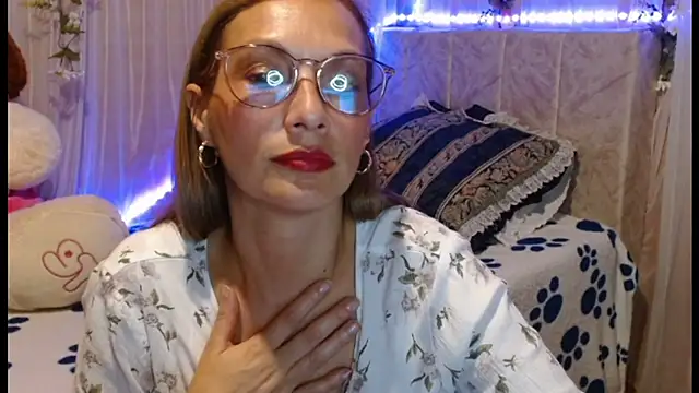 Snapshot of italagomez_ chatting on 01.10.25 italagomez online show from 01.10.25