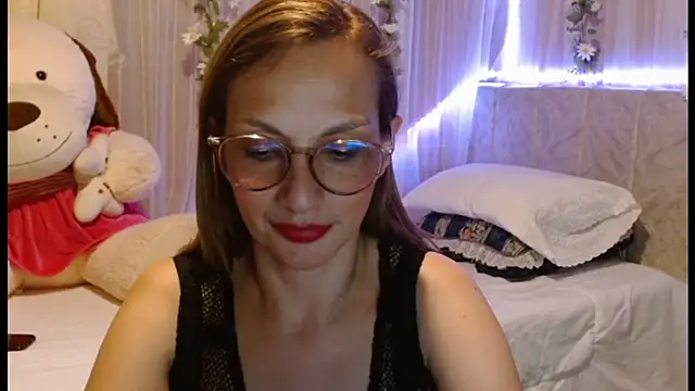 Snapshot of italagomez_ chatting on 01.14.25 italagomez online show from 01.14.25